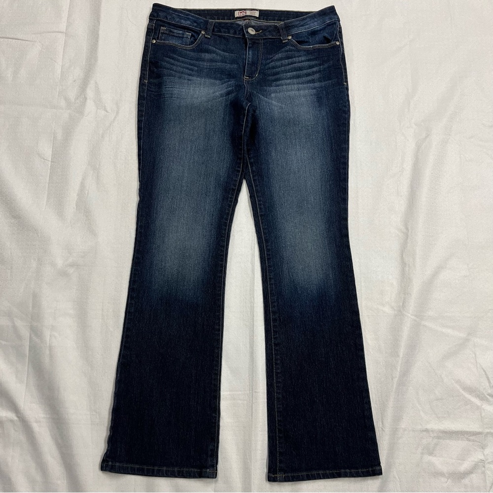 LEI ladies, dark denim lowrise jeans (no size tag) see measurements